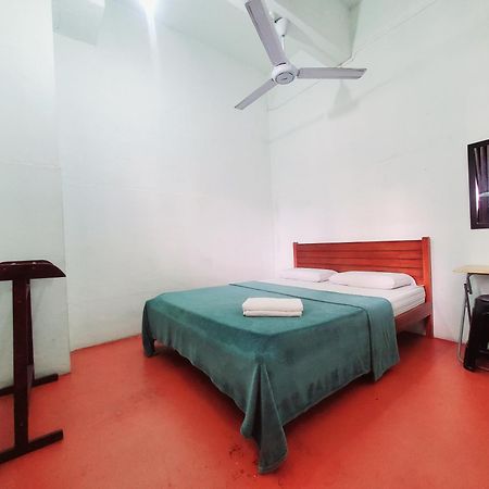 The Jesselton Cabin Sdn Bhd Кота-Кинабалу Экстерьер фото