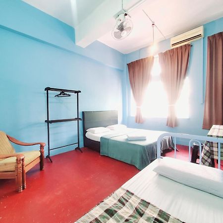 The Jesselton Cabin Sdn Bhd Кота-Кинабалу Экстерьер фото