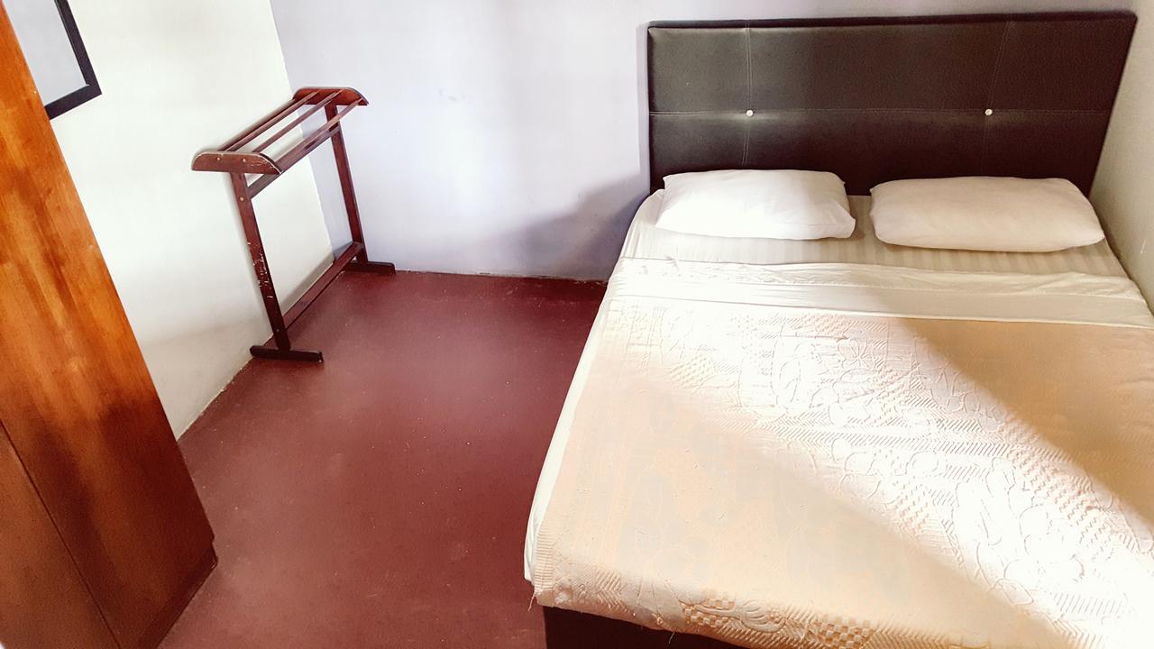 The Jesselton Cabin Sdn Bhd Кота-Кинабалу Экстерьер фото